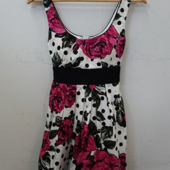 NWT City Triangles Floral Dress - Picture 3 of 7